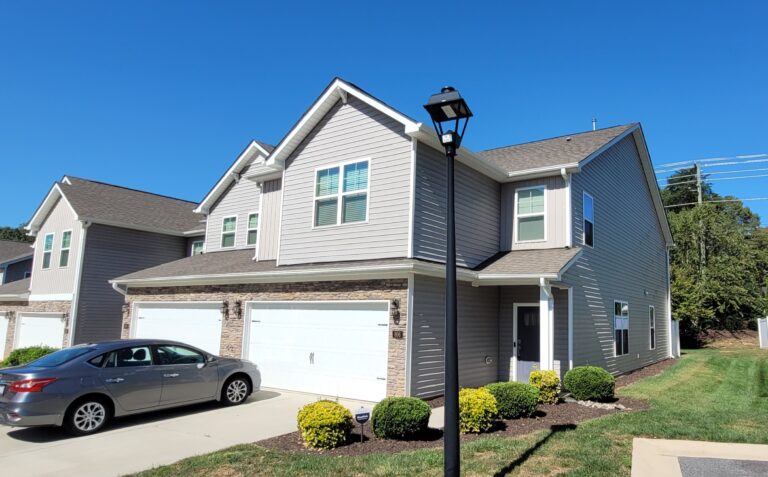806 Riley Lane
